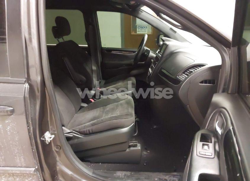 Photo 5 of 2017 Dodge Grand CARAVAN SE PLUS (VIN 2C4RDGBGXHR856549)