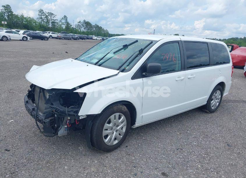Photo 2 of 2018 Dodge Grand CARAVAN SE (VIN 2C4RDGBGXJR140949)