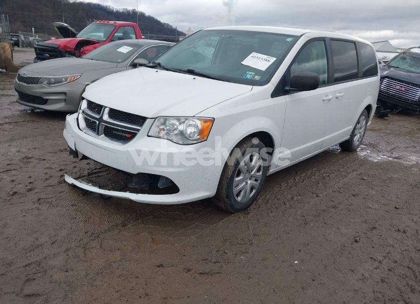 Photo 2 of 2018 Dodge Grand CARAVAN SE (VIN 2C4RDGBGXJR147836)