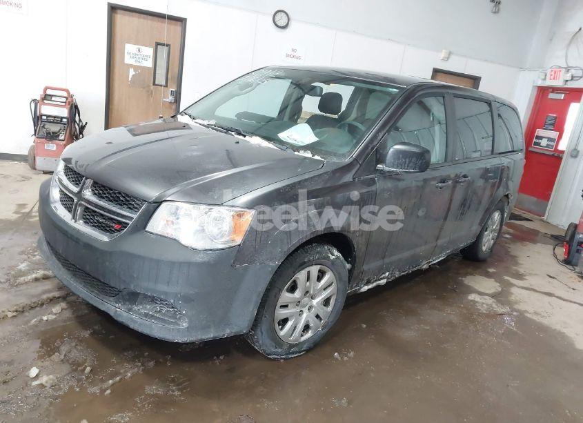 Photo 2 of 2018 Dodge Grand CARAVAN SE (VIN 2C4RDGBGXJR230912)