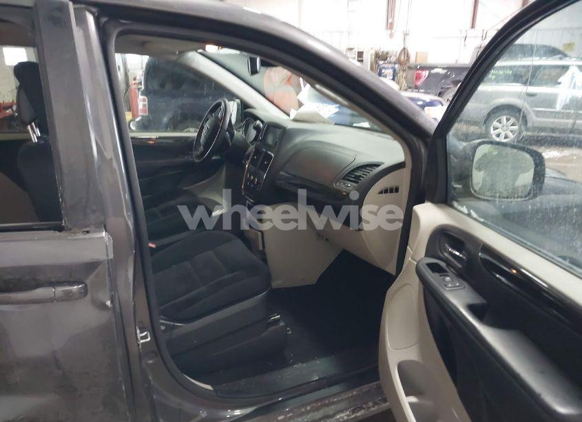 Photo 5 of 2018 Dodge Grand CARAVAN SE (VIN 2C4RDGBGXJR230912)