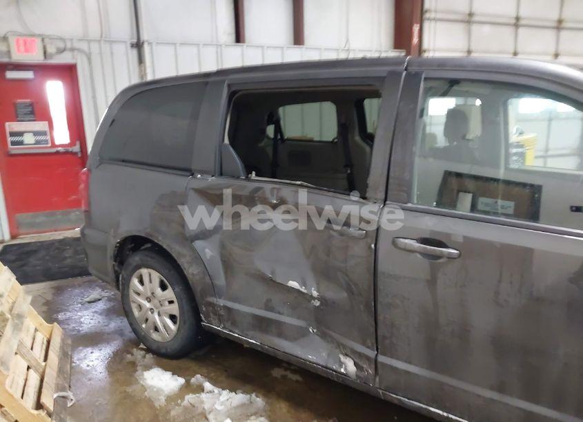 Photo 6 of 2018 Dodge Grand CARAVAN SE (VIN 2C4RDGBGXJR230912)