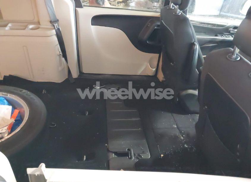 Photo 8 of 2018 Dodge Grand CARAVAN SE (VIN 2C4RDGBGXJR230912)
