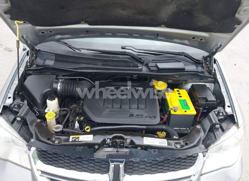 Photo 10 of 2019 Dodge Grand CARAVAN SE (VIN 2C4RDGBGXKR623441)