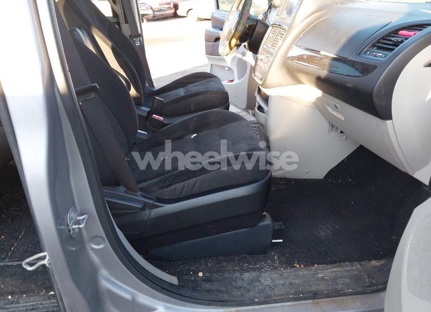 Photo 5 of 2019 Dodge Grand CARAVAN SE (VIN 2C4RDGBGXKR664507)