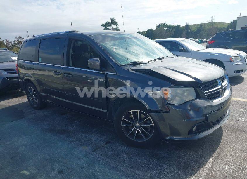 2017 Dodge Grand CARAVAN SXT (VIN 2C4RDGCG0HR616960) main photo