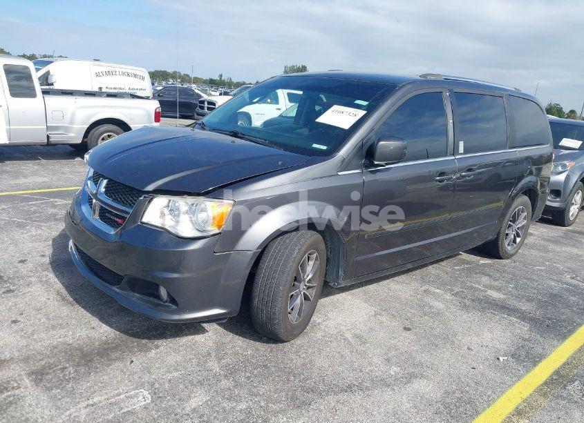 Photo 2 of 2017 Dodge Grand CARAVAN SXT (VIN 2C4RDGCG0HR616960)