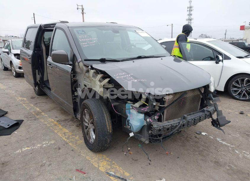 2018 Dodge Grand CARAVAN SXT (VIN 2C4RDGCG0JR230867) main photo