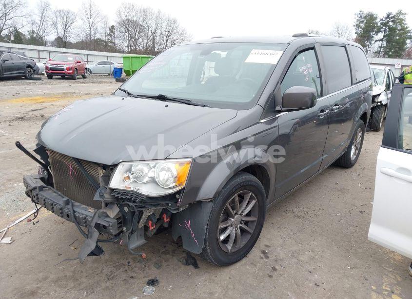 Photo 2 of 2018 Dodge Grand CARAVAN SXT (VIN 2C4RDGCG0JR230867)