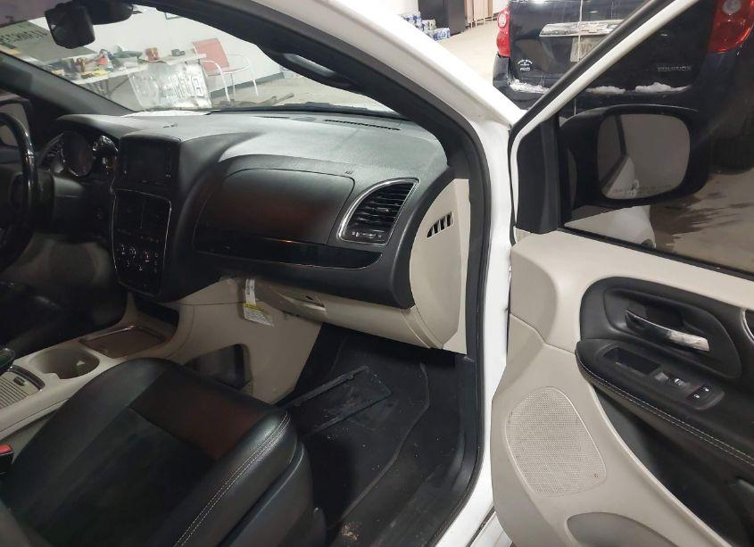 Photo 5 of 2018 Dodge Grand CARAVAN SXT (VIN 2C4RDGCG0JR298683)