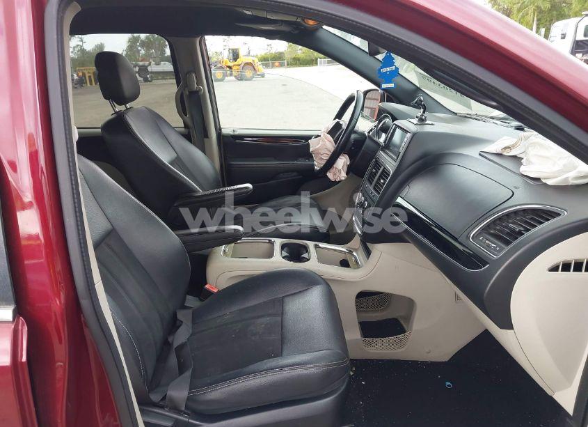 Photo 5 of 2019 Dodge Grand CARAVAN SXT (VIN 2C4RDGCG0KR618389)