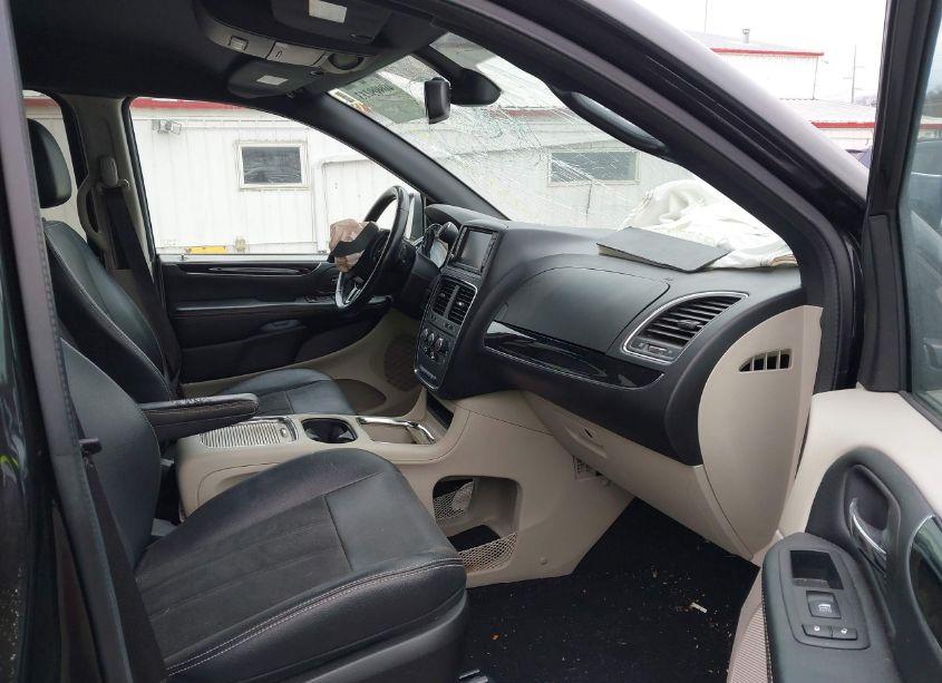 Photo 5 of 2019 Dodge Grand CARAVAN SXT (VIN 2C4RDGCG0KR673828)