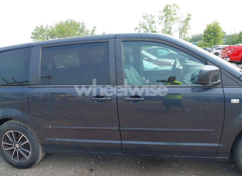 Photo 13 of 2014 Dodge Grand CARAVAN SXT 30TH ANNIVERSARY (VIN 2C4RDGCG1ER463209)