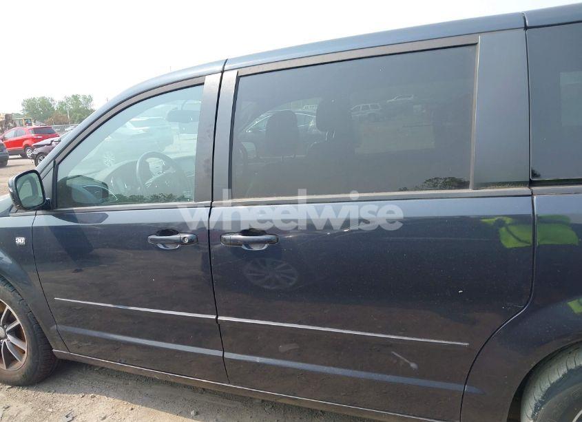 Photo 14 of 2014 Dodge Grand CARAVAN SXT 30TH ANNIVERSARY (VIN 2C4RDGCG1ER463209)