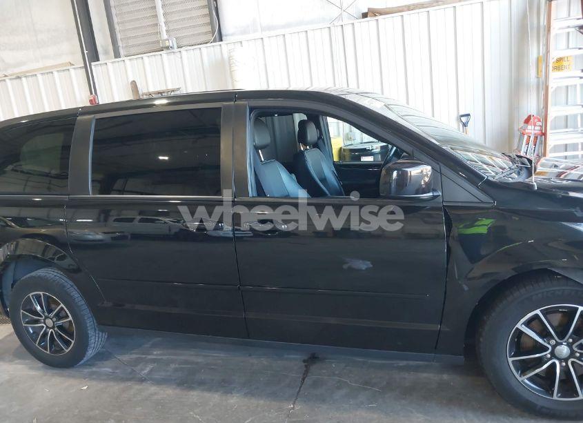 Photo 12 of 2017 Dodge Grand CARAVAN SXT (VIN 2C4RDGCG1HR574962)