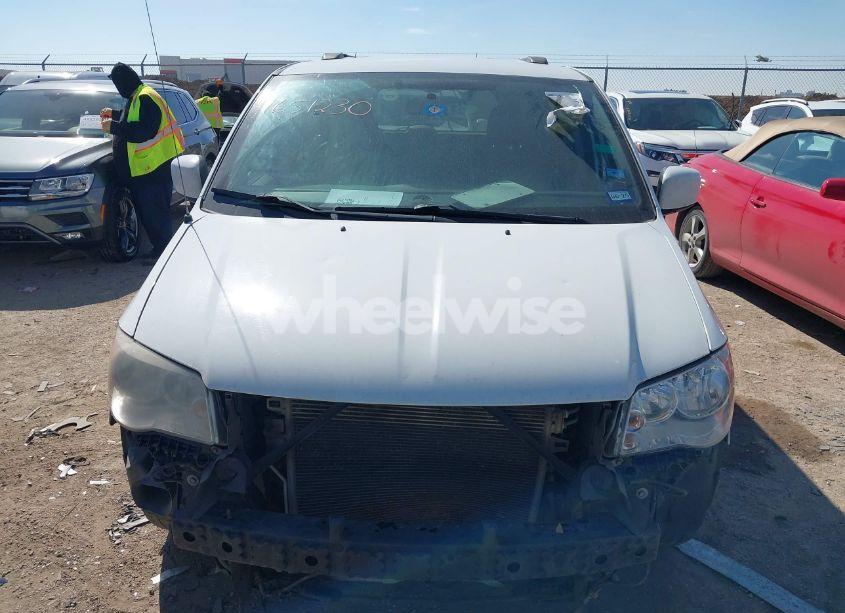 Photo 12 of 2018 Dodge Grand CARAVAN SXT (VIN 2C4RDGCG1JR249055)