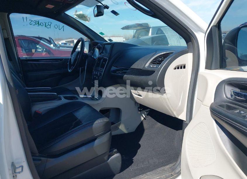 Photo 5 of 2018 Dodge Grand CARAVAN SXT (VIN 2C4RDGCG1JR249055)