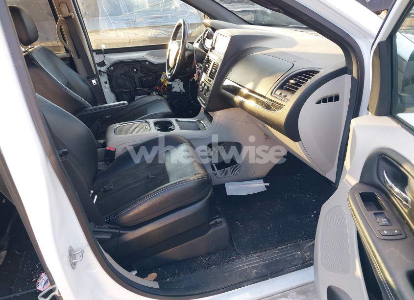 Photo 5 of 2019 Dodge Grand CARAVAN SXT (VIN 2C4RDGCG1KR521010)