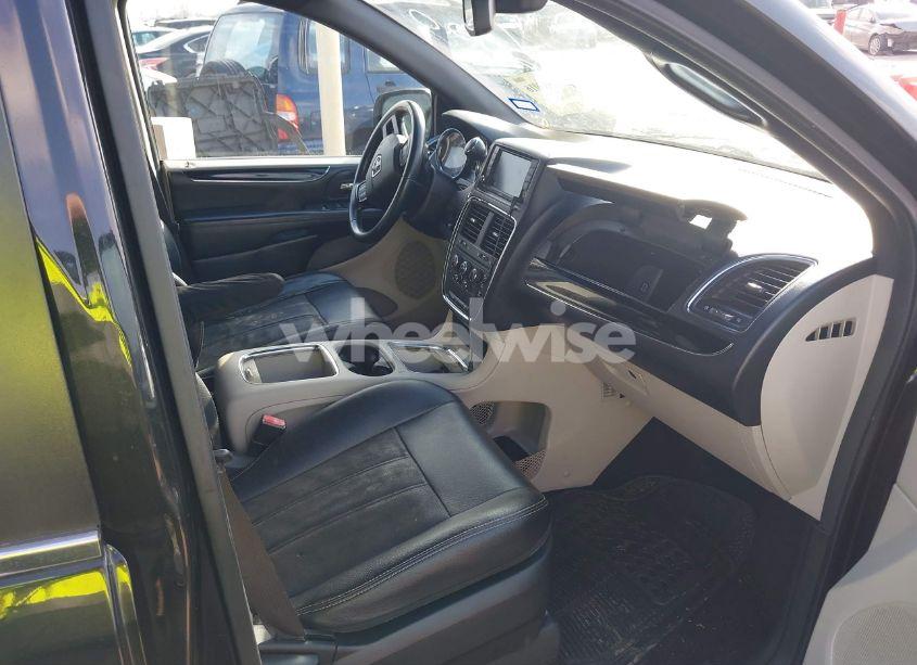 Photo 5 of 2019 Dodge Grand CARAVAN SXT (VIN 2C4RDGCG1KR582020)