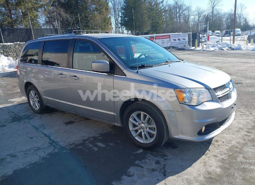 2019 Dodge Grand CARAVAN SXT (VIN 2C4RDGCG1KR674261) main photo