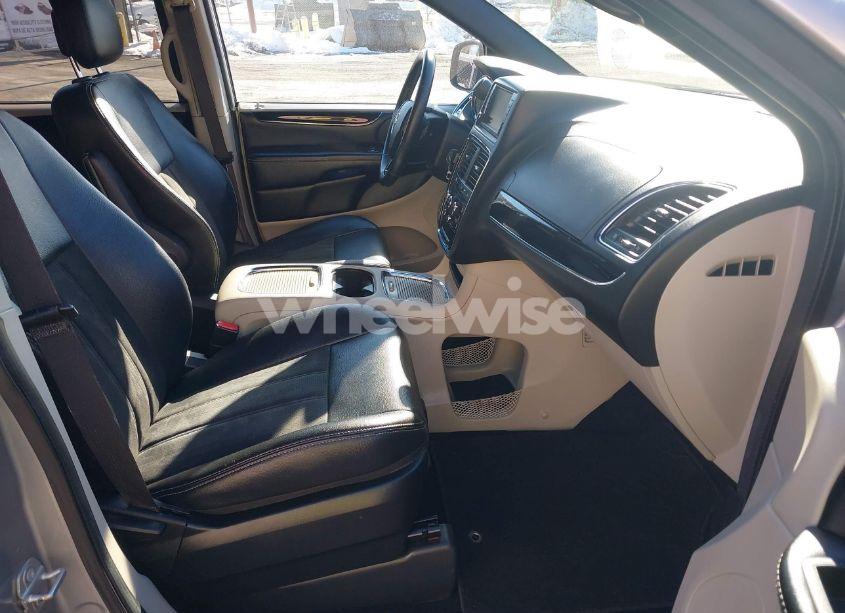 Photo 5 of 2019 Dodge Grand CARAVAN SXT (VIN 2C4RDGCG1KR674261)