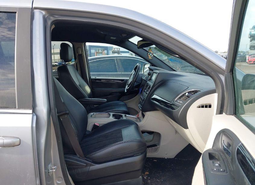 Photo 5 of 2019 Dodge Grand CARAVAN SXT (VIN 2C4RDGCG1KR692792)