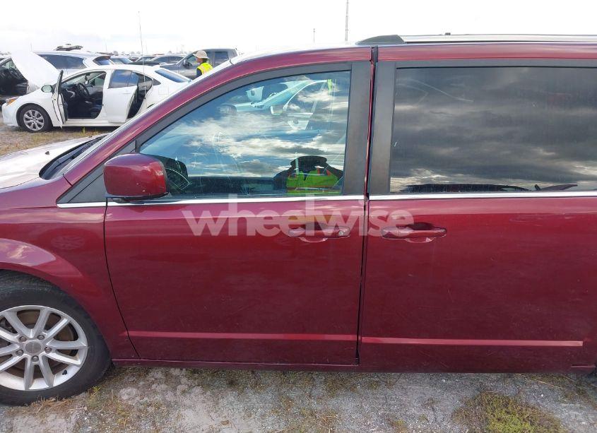 Photo 14 of 2019 Dodge Grand CARAVAN SXT (VIN 2C4RDGCG1KR716718)