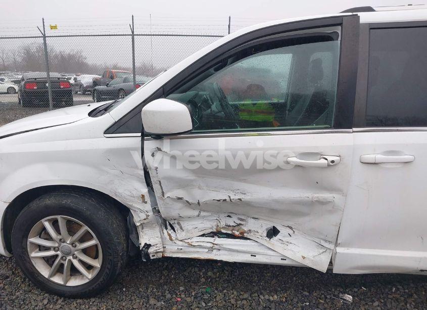 Photo 6 of 2019 Dodge Grand CARAVAN SXT (VIN 2C4RDGCG1KR748312)