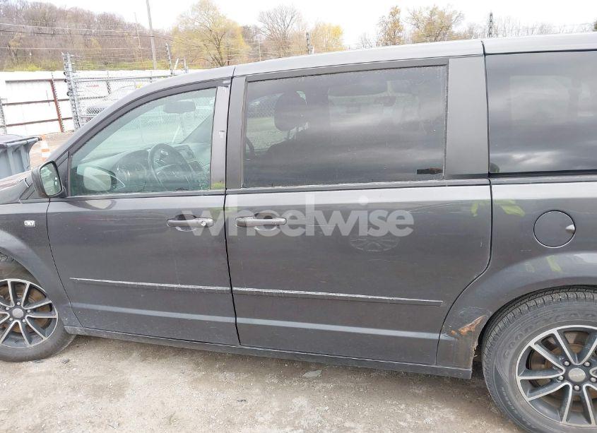 Photo 14 of 2014 Dodge Grand CARAVAN SXT 30TH ANNIVERSARY (VIN 2C4RDGCG2ER406193)