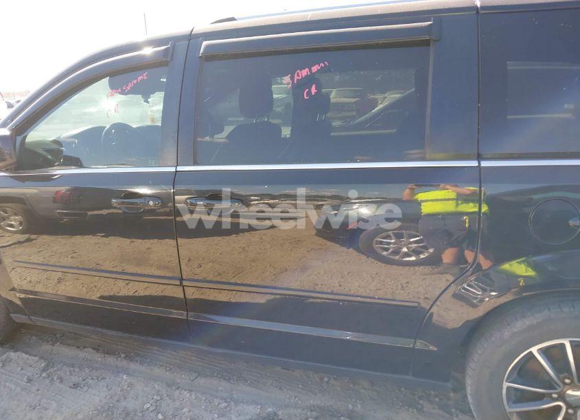 Photo 13 of 2017 Dodge Grand CARAVAN SXT (VIN 2C4RDGCG2HR671068)