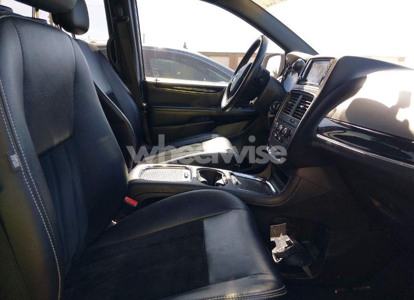 Photo 5 of 2018 Dodge Grand CARAVAN SXT (VIN 2C4RDGCG2JR156027)