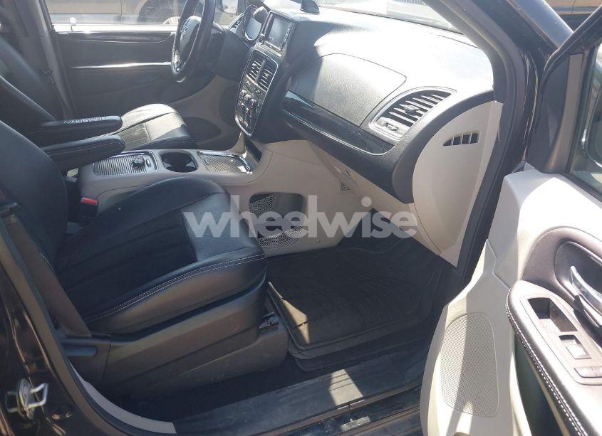 Photo 5 of 2018 Dodge Grand CARAVAN SXT (VIN 2C4RDGCG2JR343705)