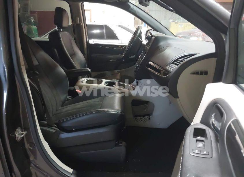 Photo 5 of 2019 Dodge Grand CARAVAN SXT (VIN 2C4RDGCG2KR563265)