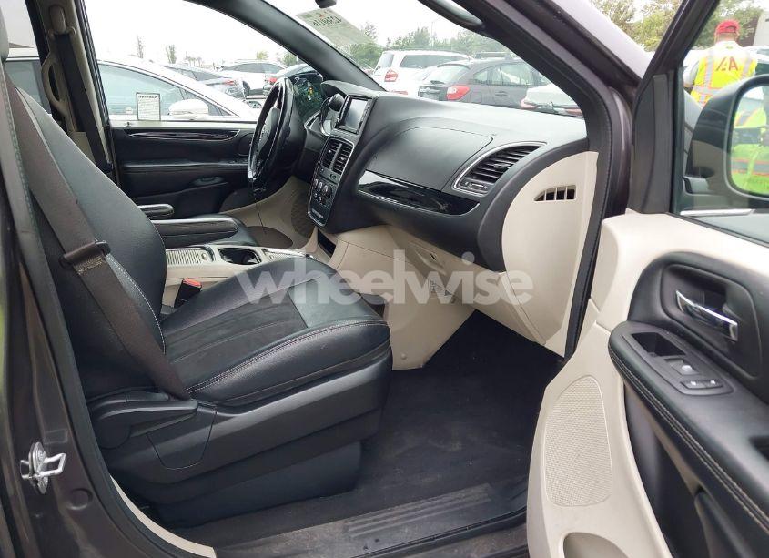 Photo 5 of 2019 Dodge Grand CARAVAN SXT (VIN 2C4RDGCG2KR699461)