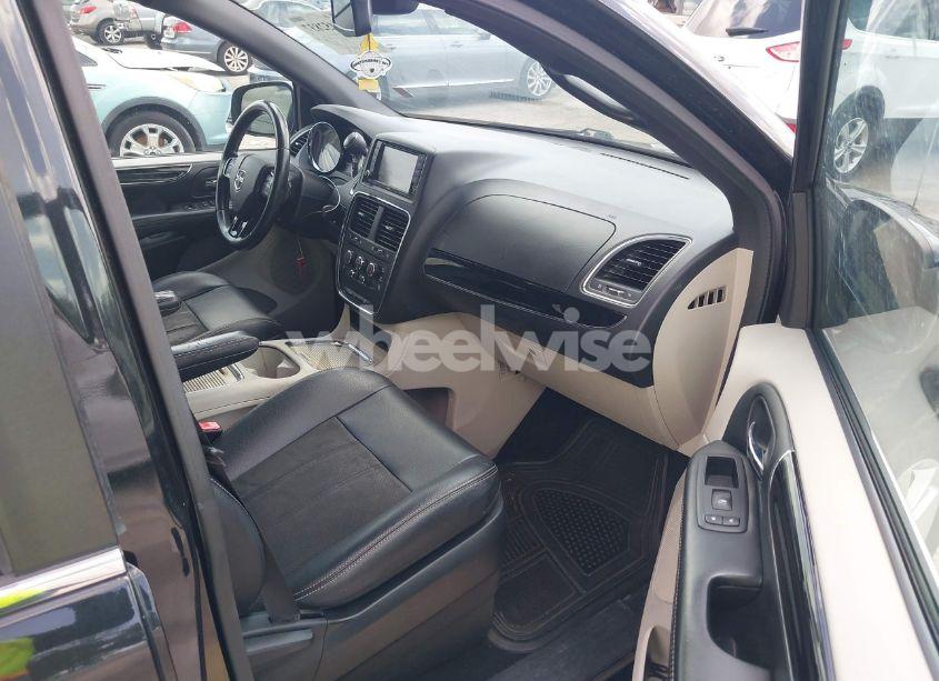 Photo 5 of 2019 Dodge Grand CARAVAN SXT (VIN 2C4RDGCG2KR797969)