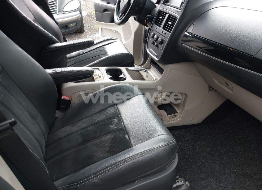 Photo 5 of 2014 Dodge Grand CARAVAN SXT 30TH ANNIVERSARY (VIN 2C4RDGCG3ER229878)