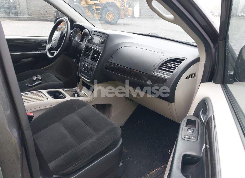 Photo 5 of 2016 Dodge Grand CARAVAN SXT (VIN 2C4RDGCG3GR169197)