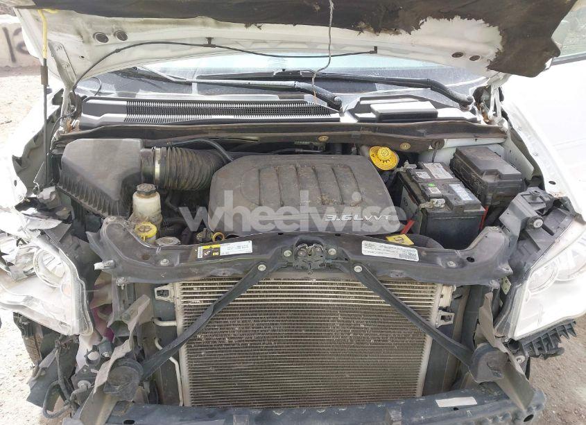 Photo 10 of 2016 Dodge Grand CARAVAN SXT (VIN 2C4RDGCG3GR372526)