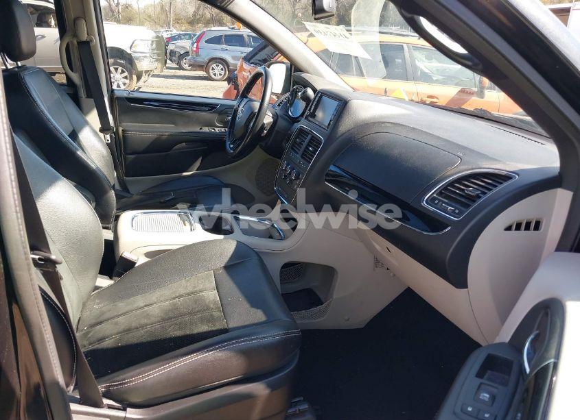 Photo 5 of 2018 Dodge Grand CARAVAN SXT (VIN 2C4RDGCG3JR183897)