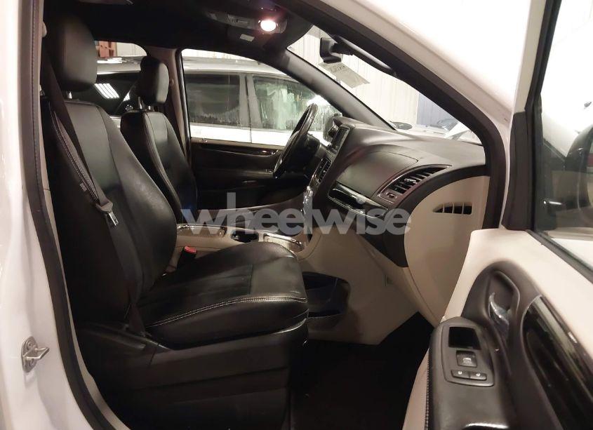 Photo 5 of 2018 Dodge Grand CARAVAN SXT (VIN 2C4RDGCG3JR249638)