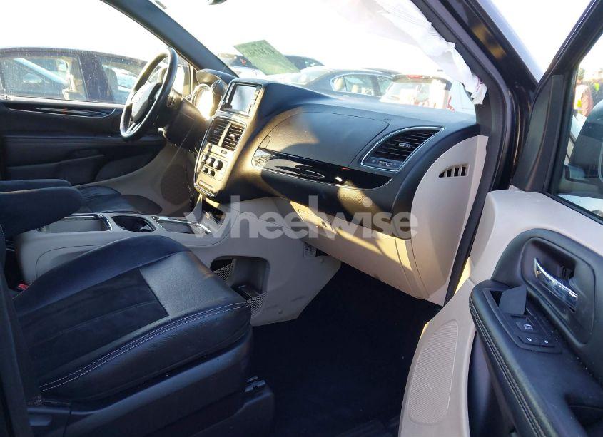 Photo 5 of 2019 Dodge Grand CARAVAN SXT (VIN 2C4RDGCG3KR716798)