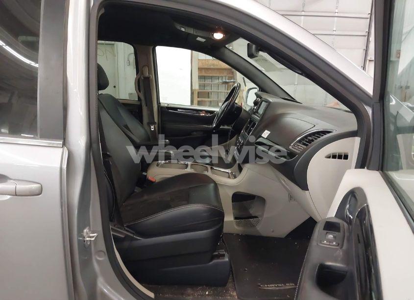 Photo 5 of 2019 Dodge Grand CARAVAN SXT (VIN 2C4RDGCG3KR760932)