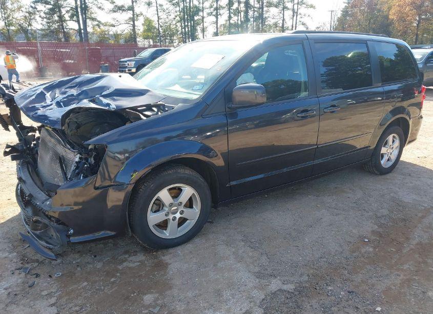 Photo 2 of 2013 Dodge Grand CARAVAN SXT (VIN 2C4RDGCG4DR591894)