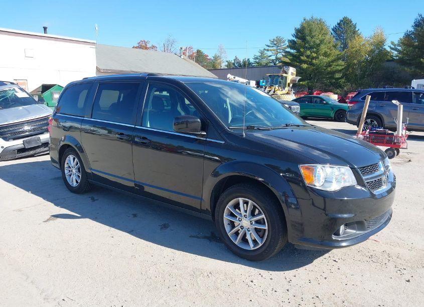 2018 Dodge Grand CARAVAN SXT (VIN 2C4RDGCG4JR245632) main photo