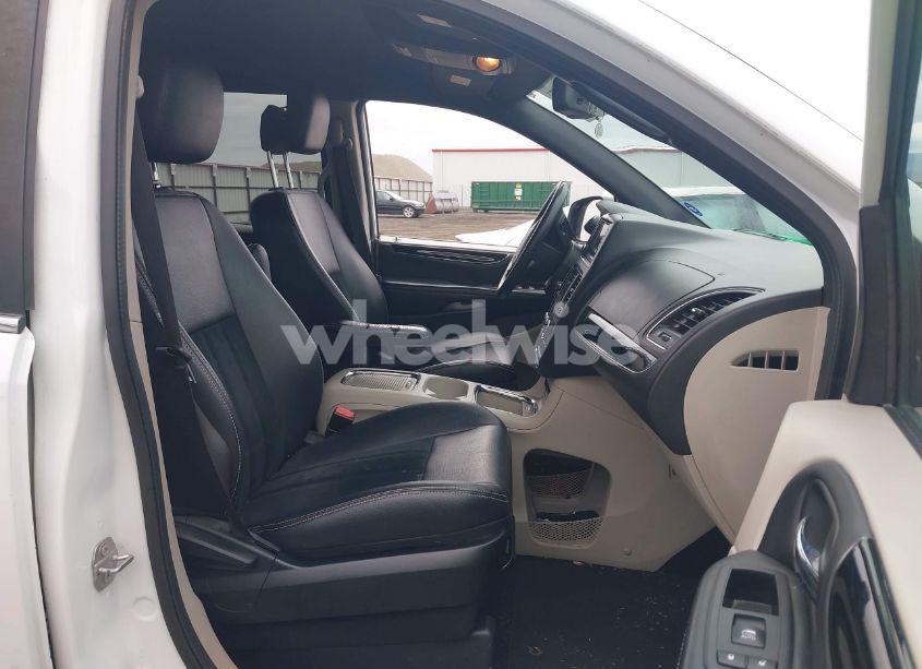 Photo 5 of 2018 Dodge Grand CARAVAN SXT (VIN 2C4RDGCG4JR282678)