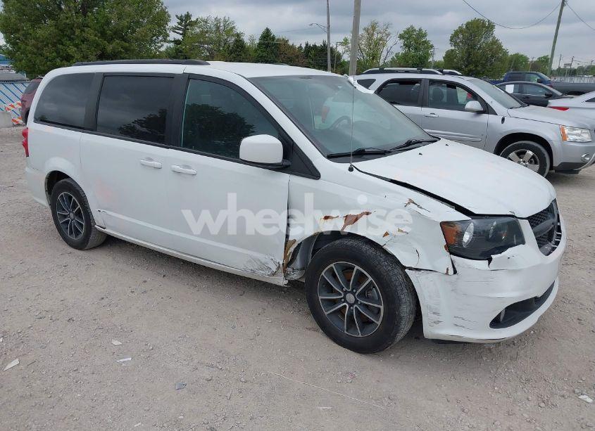 2019 Dodge Grand CARAVAN SXT (VIN 2C4RDGCG4KR501995) main photo