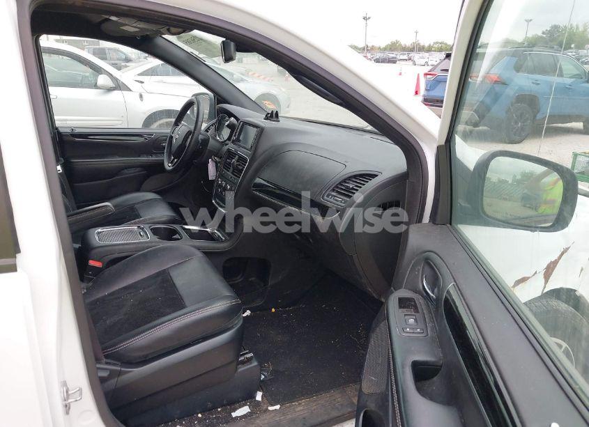 Photo 5 of 2019 Dodge Grand CARAVAN SXT (VIN 2C4RDGCG4KR501995)