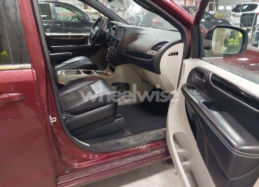 Photo 5 of 2019 Dodge Grand CARAVAN SXT (VIN 2C4RDGCG4KR557659)