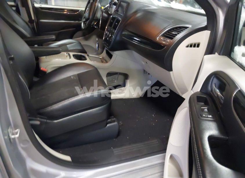 Photo 5 of 2019 Dodge Grand CARAVAN SXT (VIN 2C4RDGCG4KR565342)