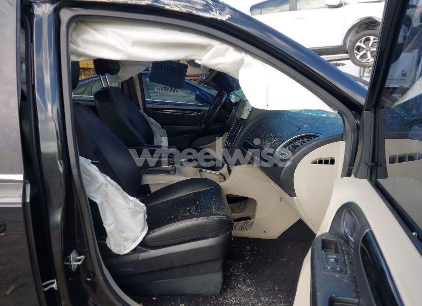 Photo 5 of 2019 Dodge Grand CARAVAN SXT (VIN 2C4RDGCG4KR636197)